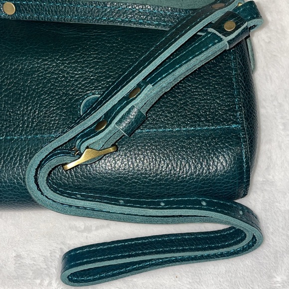 Portland Leather Lagoon Crossbody Bag - Picture 10 of 15